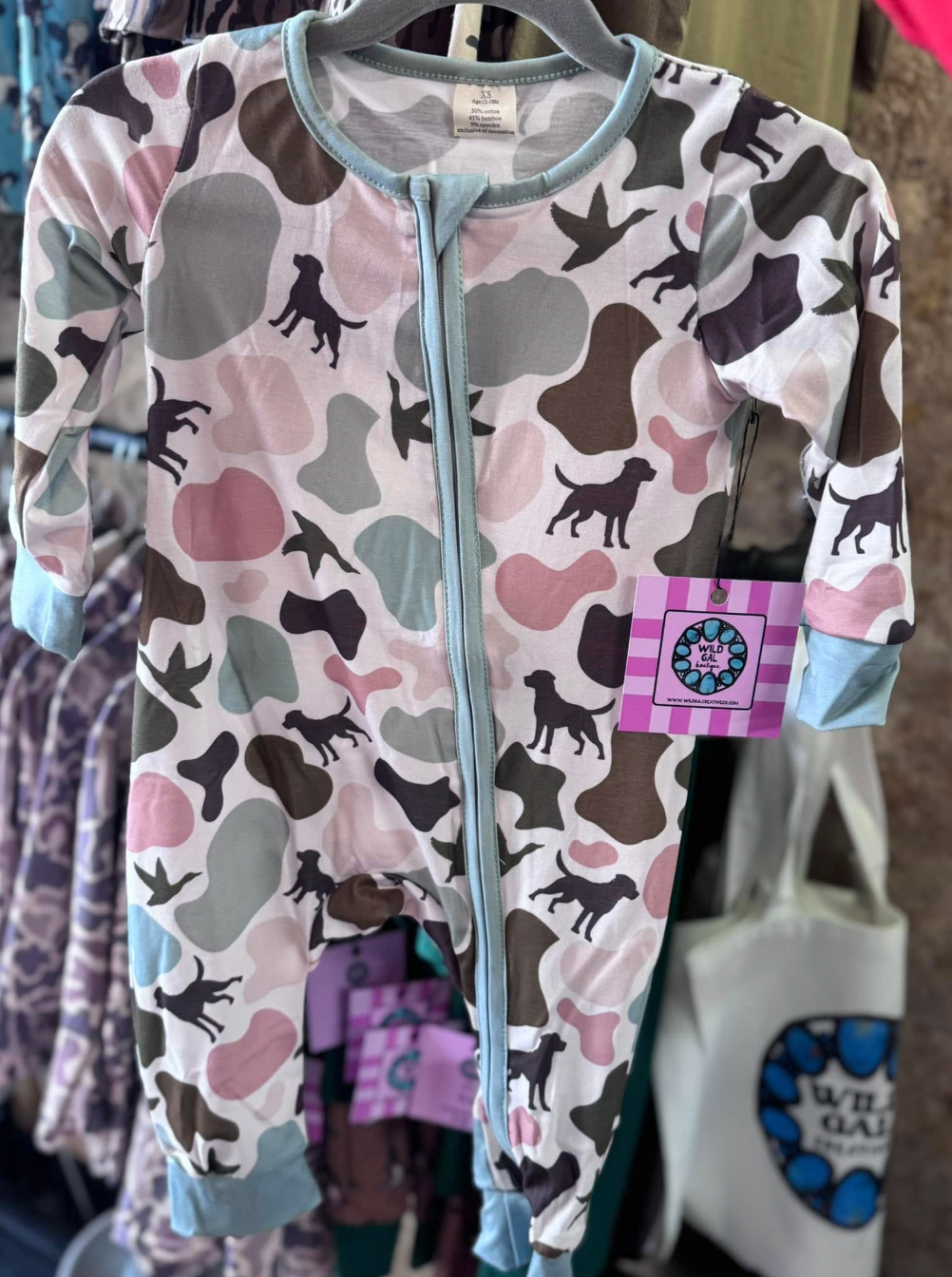 Huntin' Dog Camo Zippy