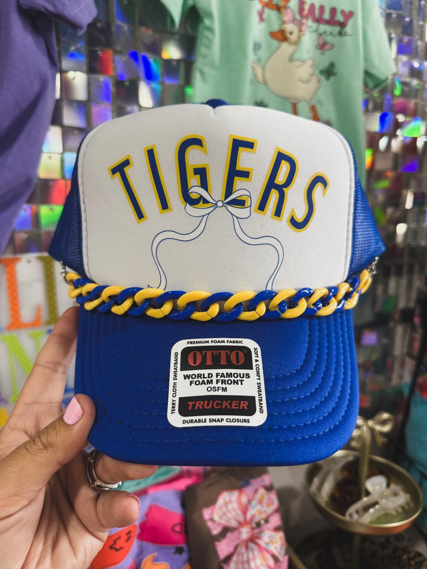Tigers Bow Trucker